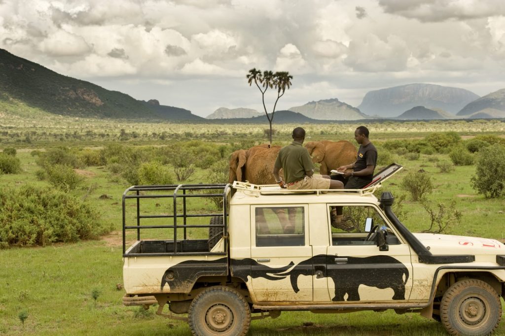 David Daballen dan Jerenimo Lepirei di Samburu National Reserve
