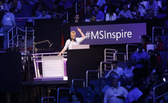 DJ Darek Messone на конференции Microsoft Inspire