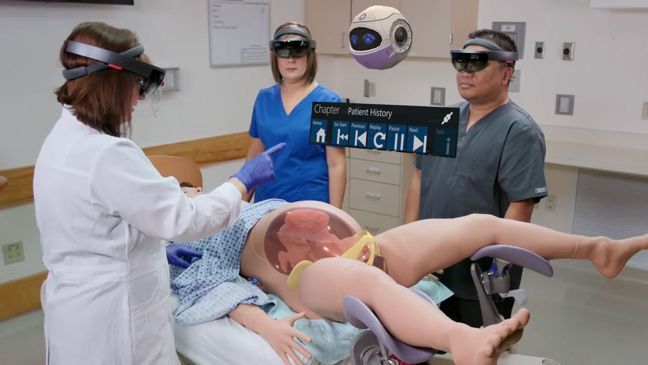Microsoft HoloLens поможет врачам научиться принимать сложные роды