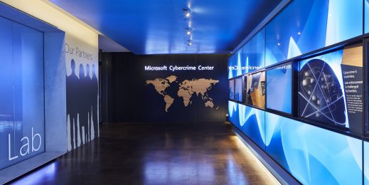 Заглавное фото: Microsoft Cybercrime Center (Бенджамин Беншнайдер).