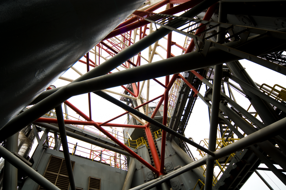 Металлоконструкции на буровой платформе Maersk Drilling 