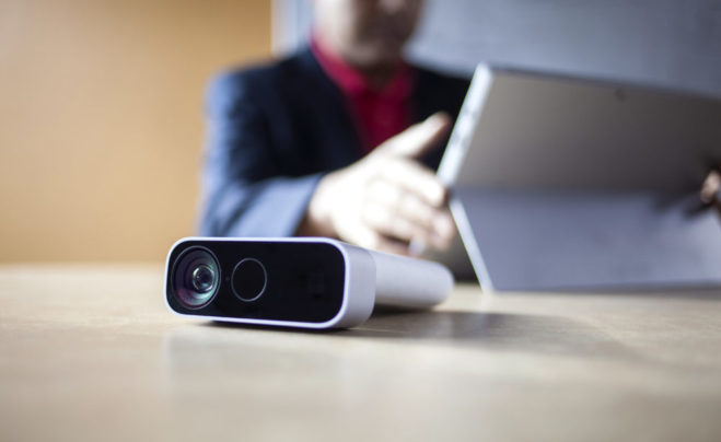 В Azure Kinect DK совмещаются лучшие датчик глубины, пространственный микрофон, камера и сенсор ориентации.