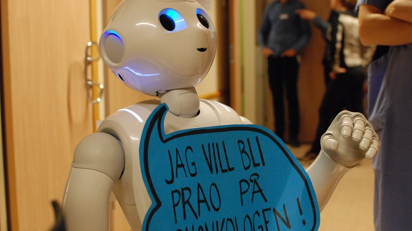 Дружелюбный робот в Karolinska University Hospital 
