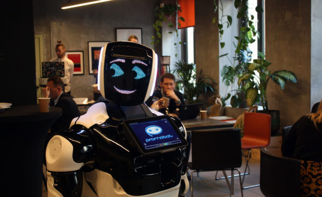 Посетителей мероприятия «Цифровая трансформация индустрии кофе» встречал Promobot