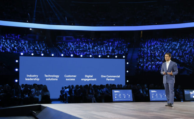 Джадсон Альтхофф, исполнительный вице-президент, Worldwide Commercial Business, на сцене Microsoft Inspire 2019
