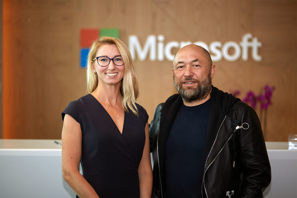 Кристина Тихонова, президент Microsoft в России, и Тимур Бекмамбетов, основатель кинокомпании Bazelevs договорились о стратегическом сотрудничестве в сфере цифровизации кинопроизводства