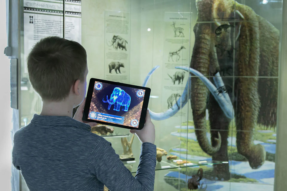 Microsoft и Дарвиновский музей запустили AR-квест
