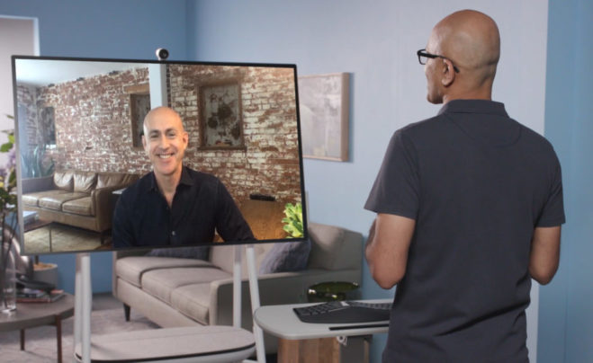 Сатья Наделла, глава Microsoft, разговаривает с Энди Паддикомби, сооснователем Headspace