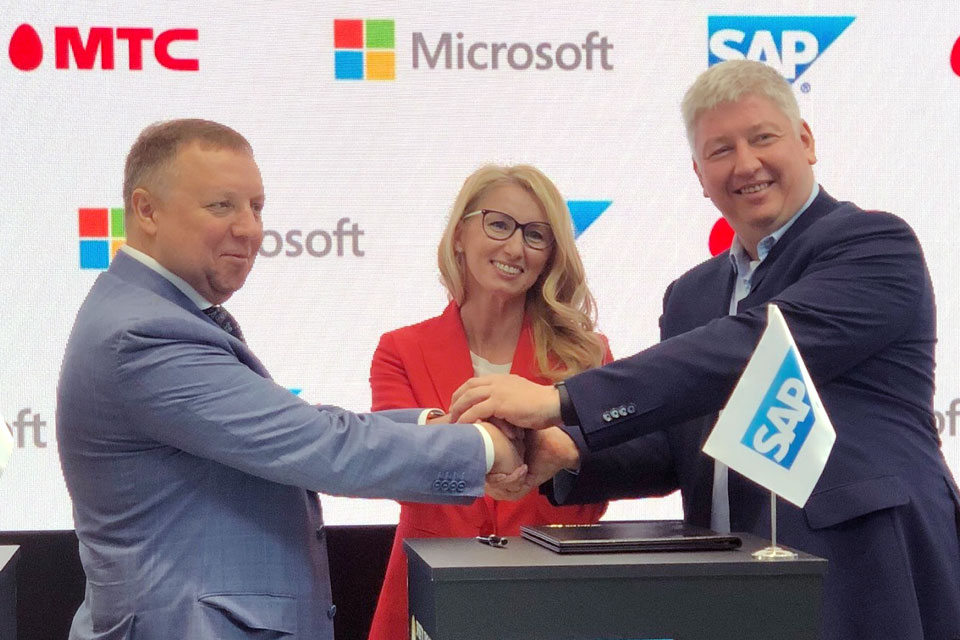 Подписание трехстороннего соглашения между Microsoft, SAP и МТС на ПМЭФ 2021