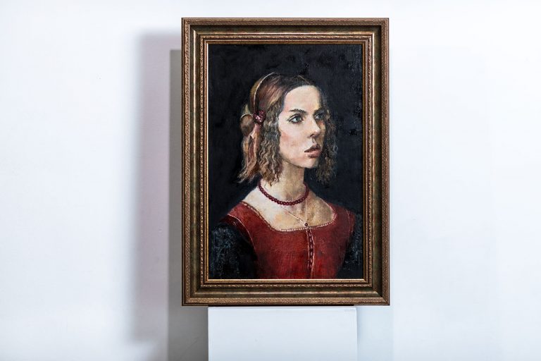 Стримерша Alina Rin в образе флорентийской красавицы Джованны Торнабуони