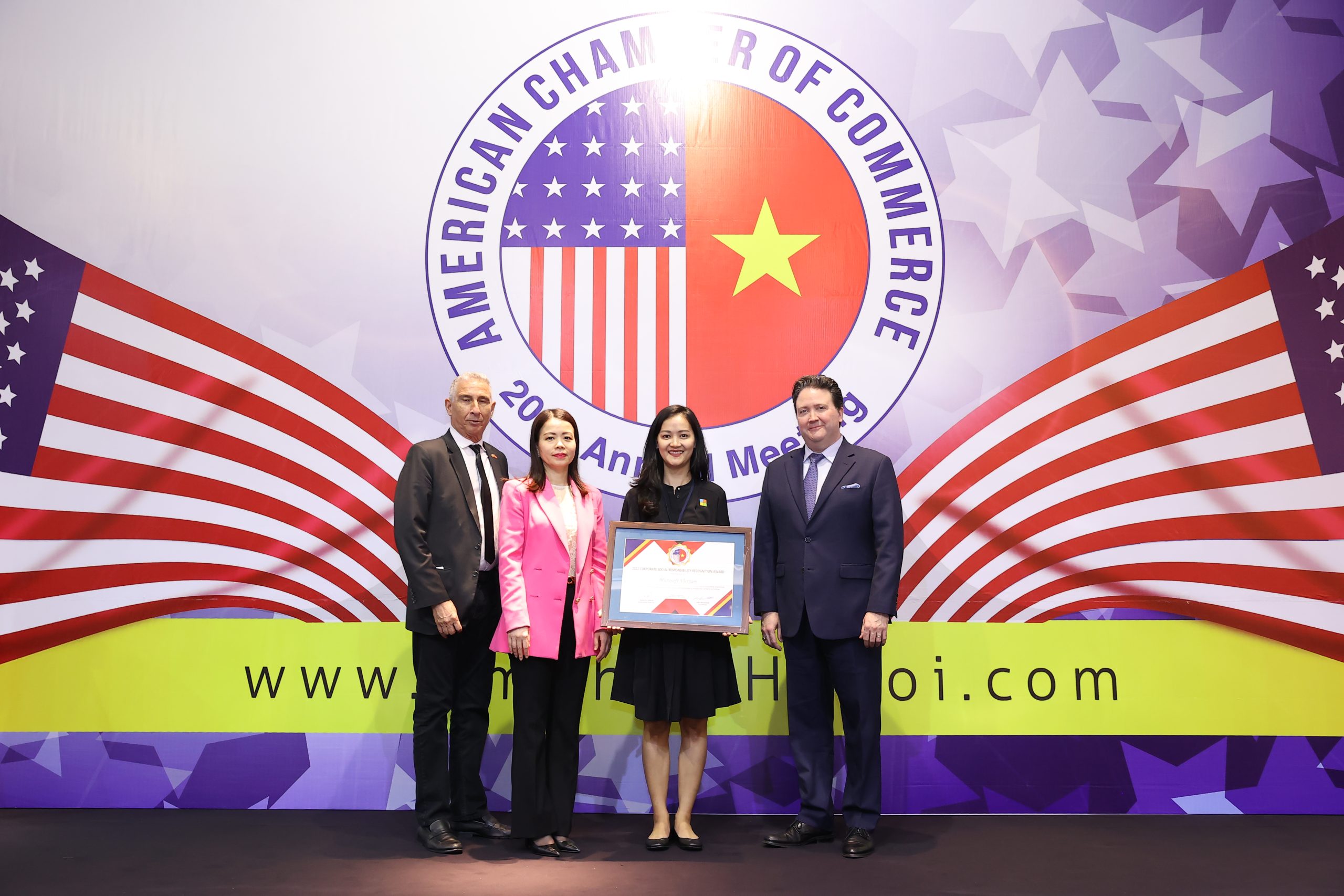 Microsoft Việt Nam, vinh dự nhận giải thưởng AmCham CSR Awards 2022