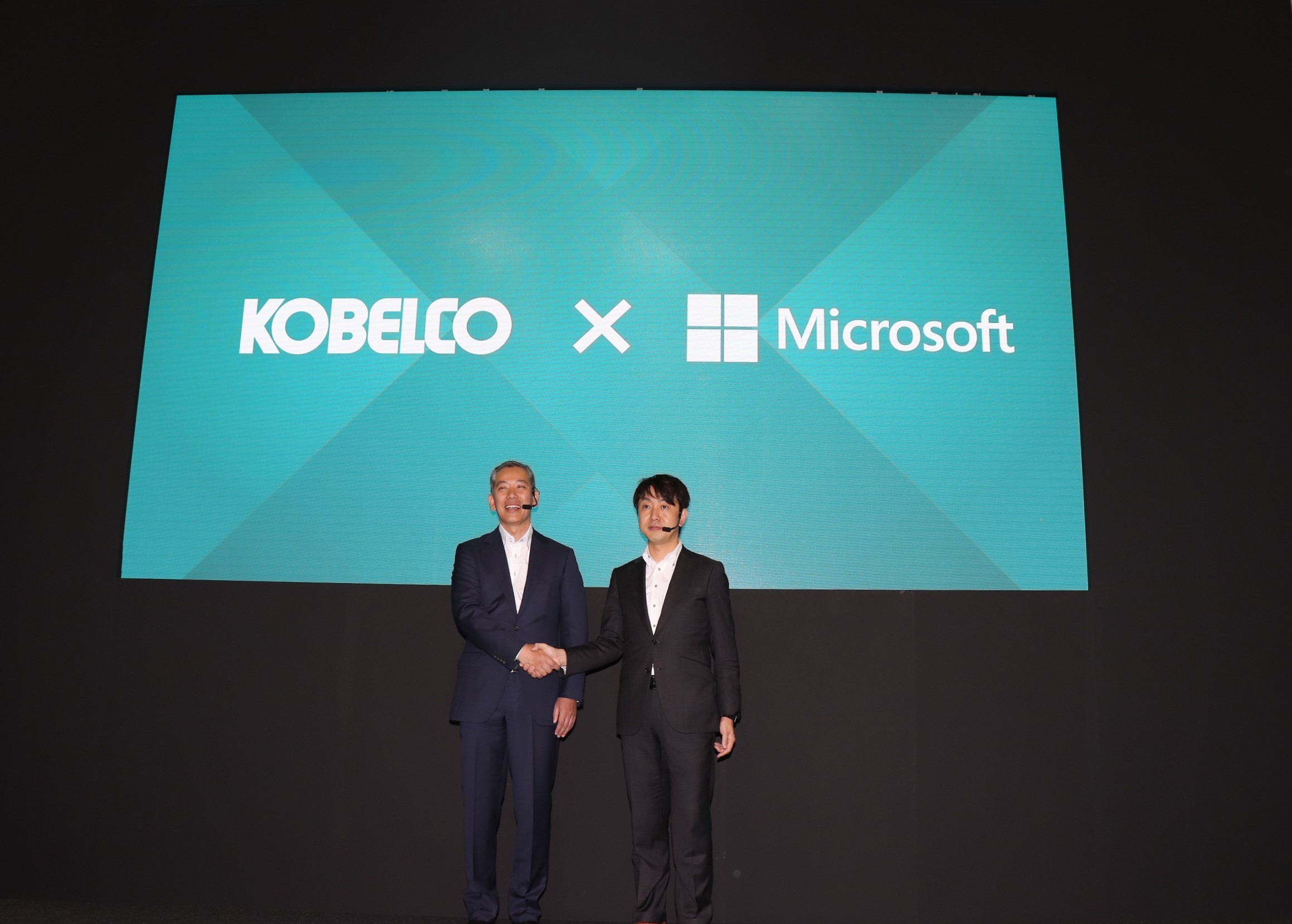 5月22日に開催されたコベルコ建機と日本マイクロソフトの共同記者発表の模様