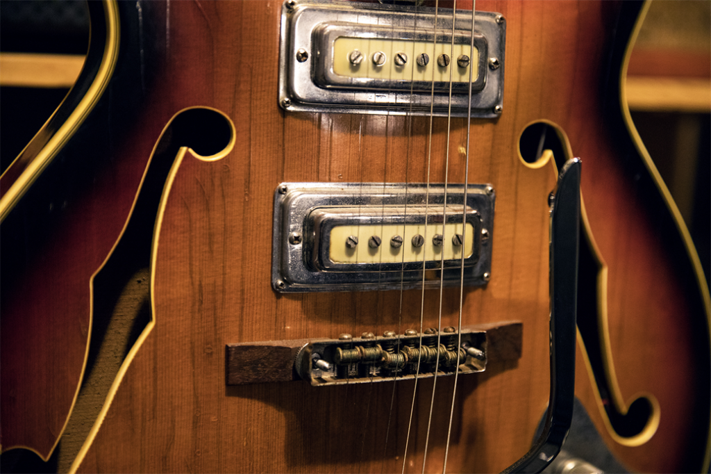 close up of guitarre