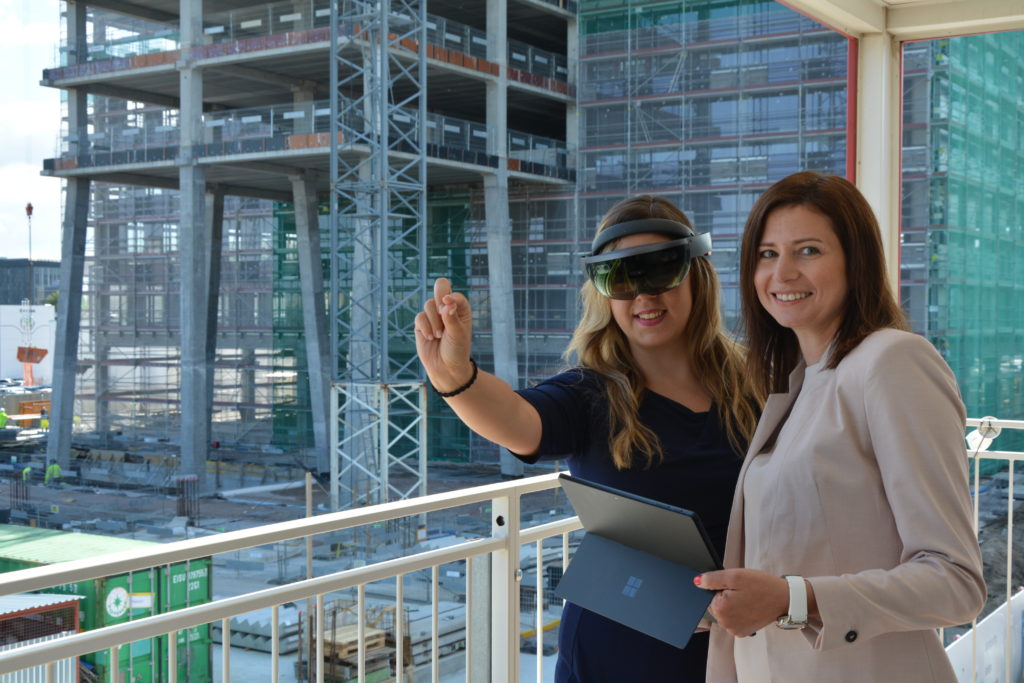 two women with hololens