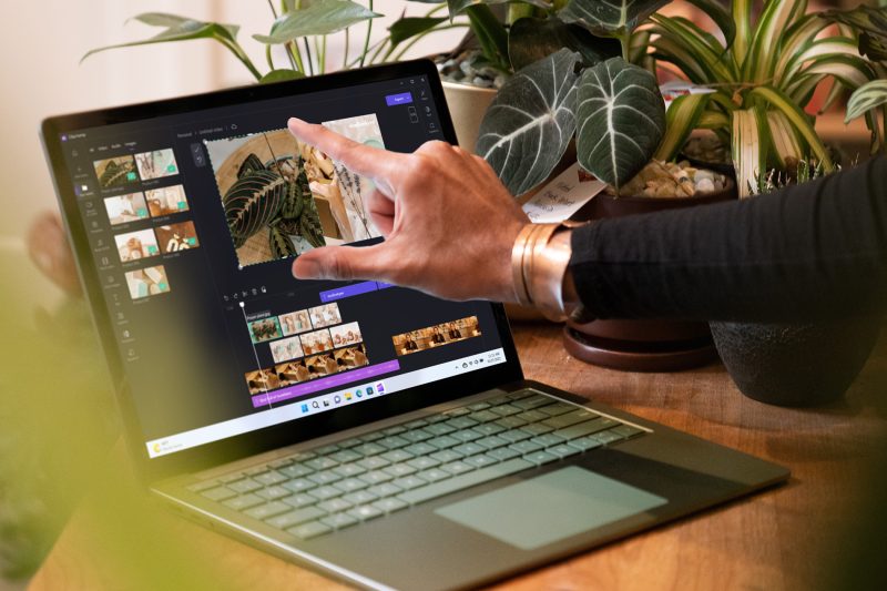 Maximize Your Digital Marketing Efforts with Microsoft's Surface Devices: A Comprehensive Guide to Surface Laptop 5, Surface Pro 9, and Surface Pro Signature Keyboards : Surface Laptop 5 with 13.5" and 15" PixelSense touchscreen displays helps you get up close to your content. 