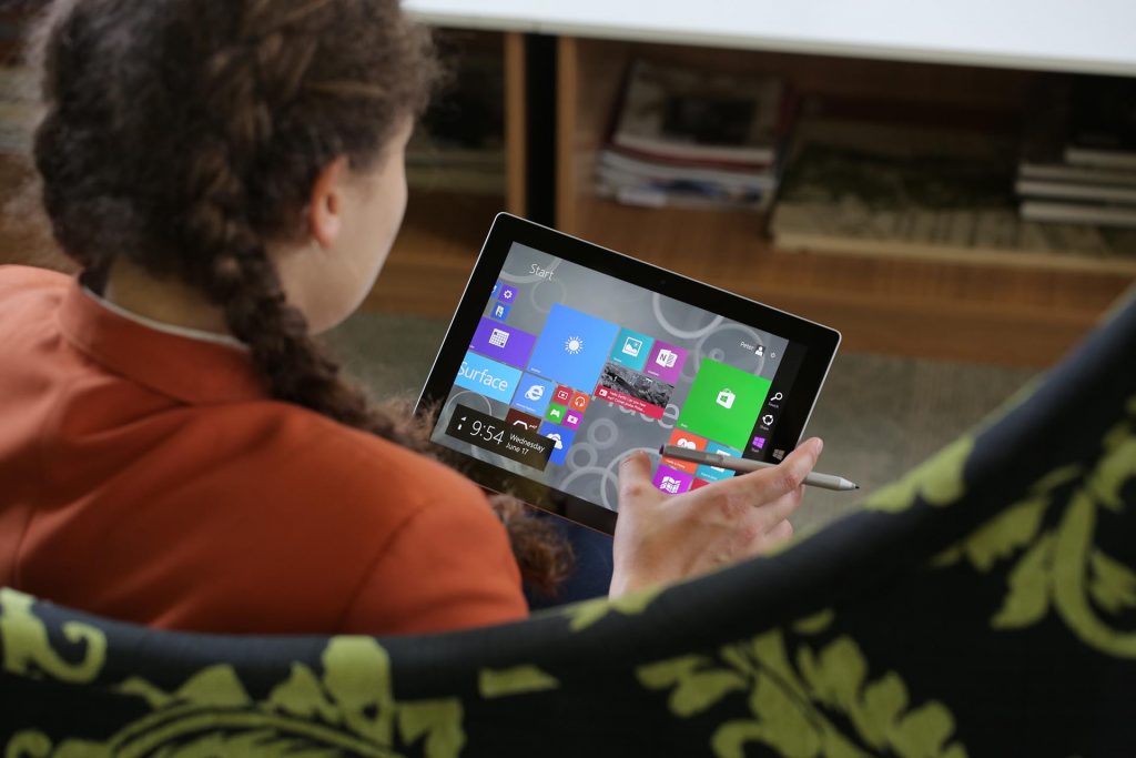 Student using a Surface Pro 3
