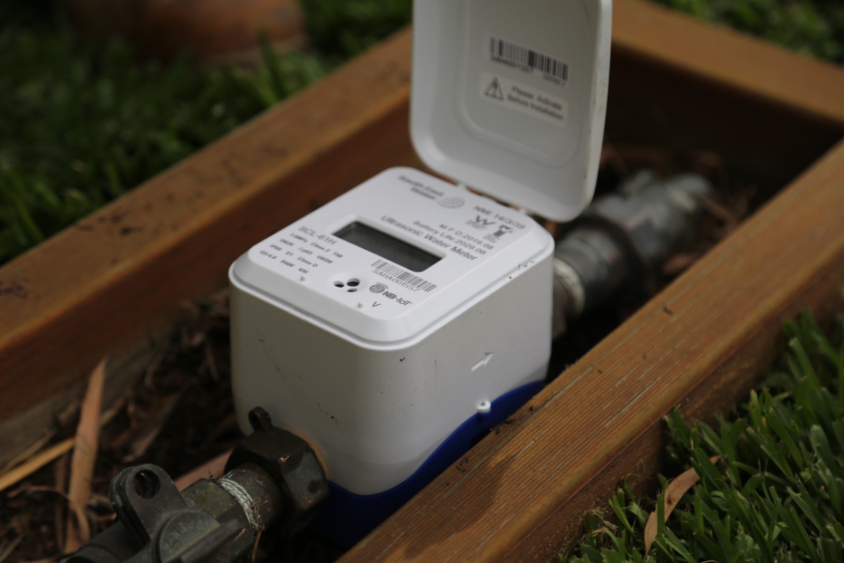 Digital meter technology connected to a water pipe