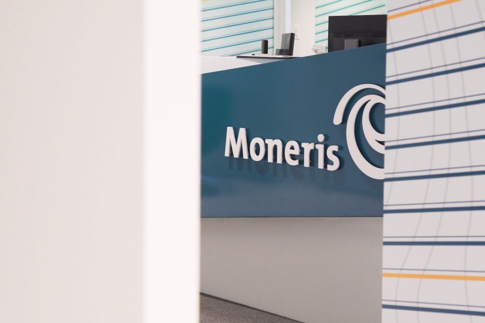 See how Microsoft is helping Moneris to modernize its business