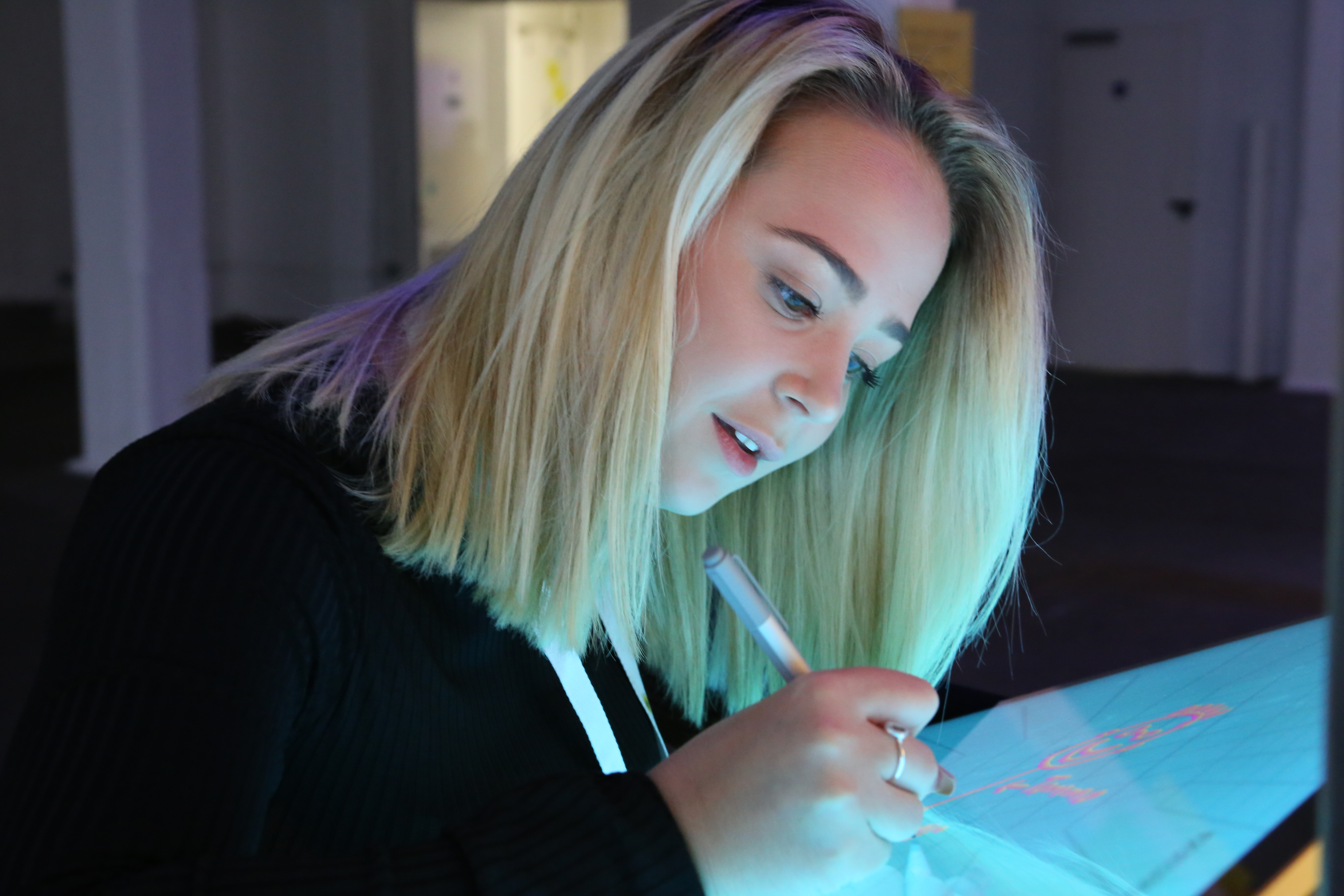 Girl draws on Surface Studio at D@AD event in London