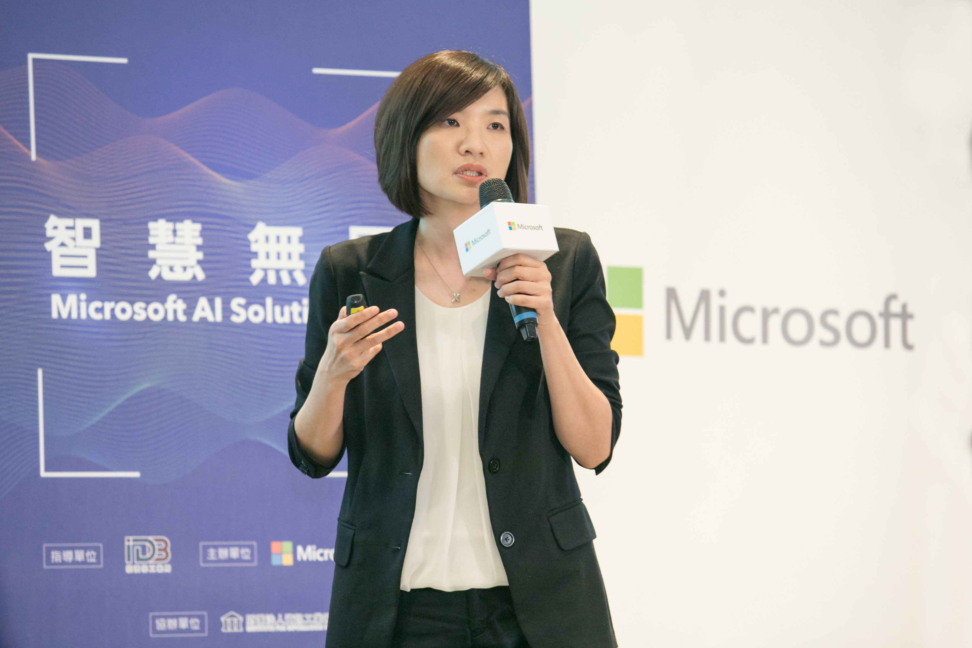 【新聞照片二】台灣區《未來預備式：借助AI掌握亞洲的增長潛能》調查報告的關鍵數字與洞察也於AI Solution Day首度公開！IDC 國際數據資訊有限公司台灣區總經理江芳韻指出，IDC非常樂見台灣企業成為亞太地區AI領頭羊，除了本身能獲得近乎雙倍的收益以外，也能帶動整體產業生態系成長。
