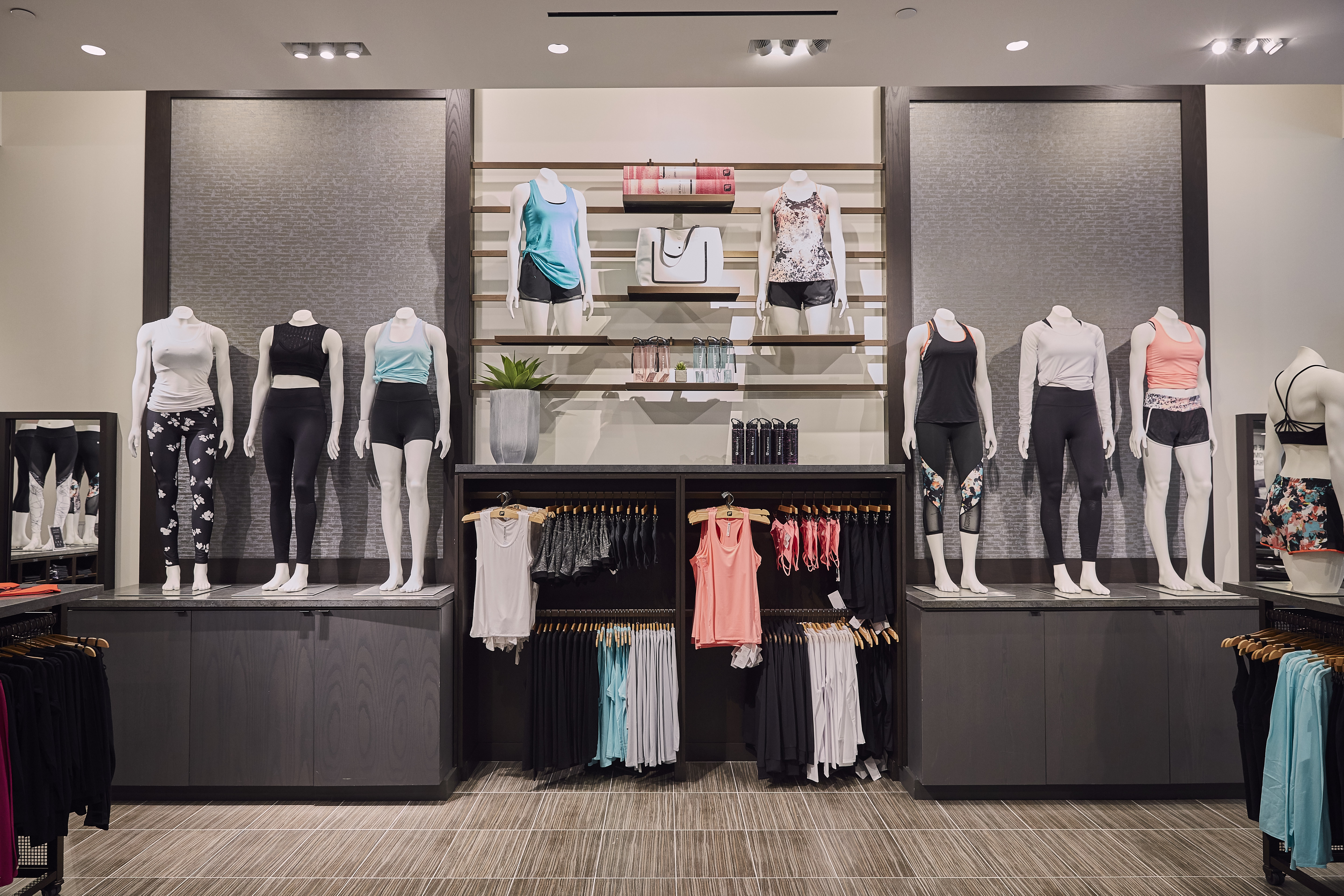 I Compared the Fabletics Online Store With the Mall Location